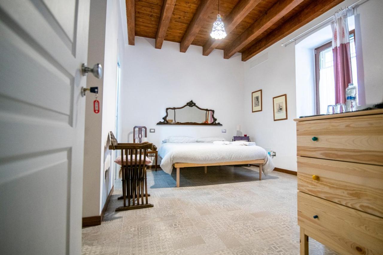 Redmood Guesthouse 바를레타 외부 사진